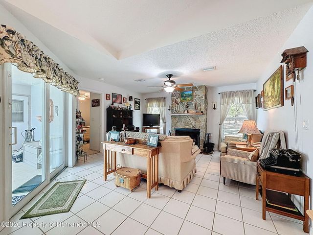 4221 Neff Lake Road, Brooksville, FL 34601