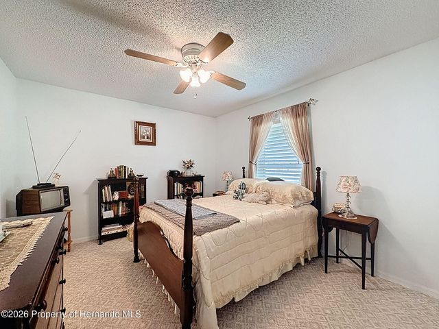 4221 Neff Lake Road, Brooksville, FL 34601