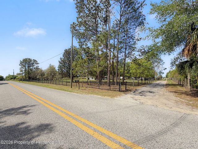 4221 Neff Lake Road, Brooksville, FL 34601