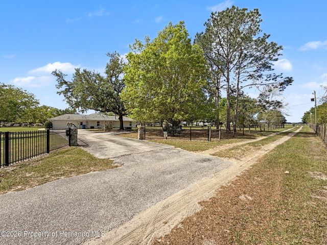 4221 Neff Lake Road, Brooksville, FL 34601