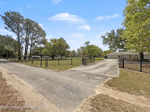 4221 Neff Lake Road, Brooksville, FL 34601