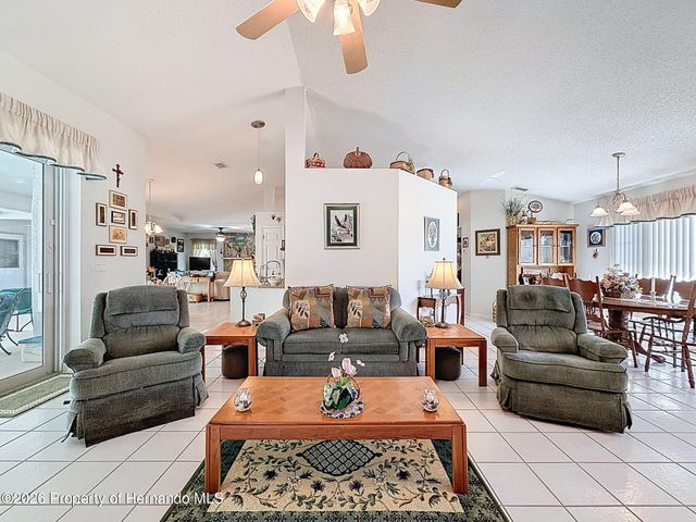 4221 Neff Lake Road, Brooksville, FL 34601