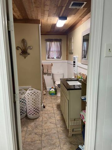 101 Lloyd St, Montegut, LA 70377