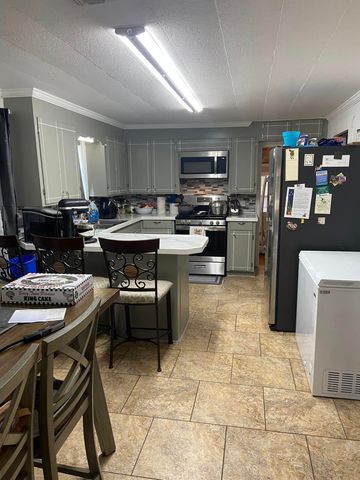 101 Lloyd St, Montegut, LA 70377