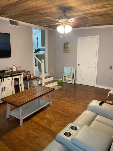 101 Lloyd St, Montegut, LA 70377