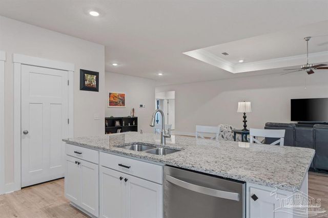 10992 Coues Dr, Pensacola, FL 32526