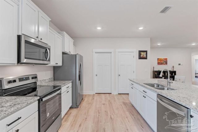 10992 Coues Dr, Pensacola, FL 32526