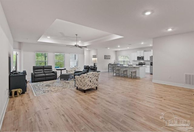 10992 Coues Dr, Pensacola, FL 32526