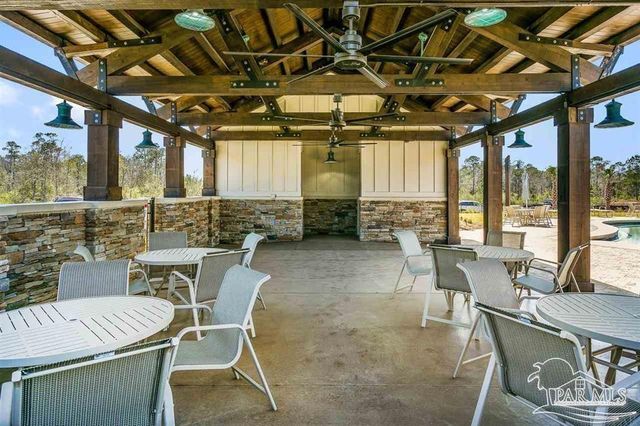 10992 Coues Dr, Pensacola, FL 32526