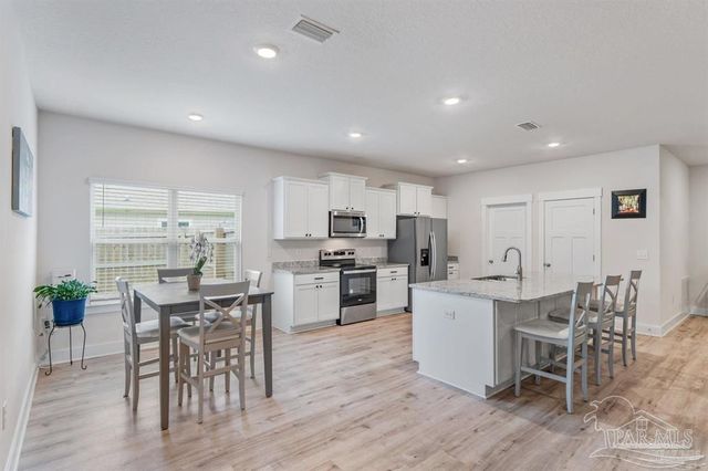 10992 Coues Dr, Pensacola, FL 32526