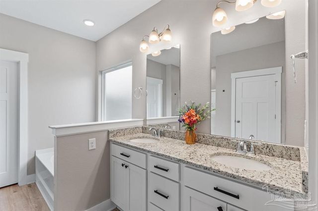10992 Coues Dr, Pensacola, FL 32526