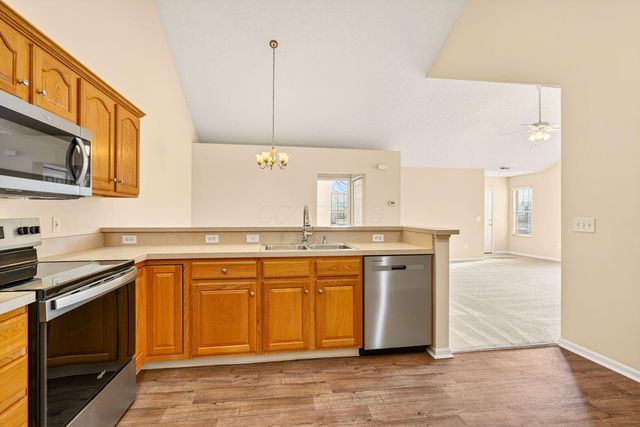 3731 Stoneway Point, Powell, OH 43065