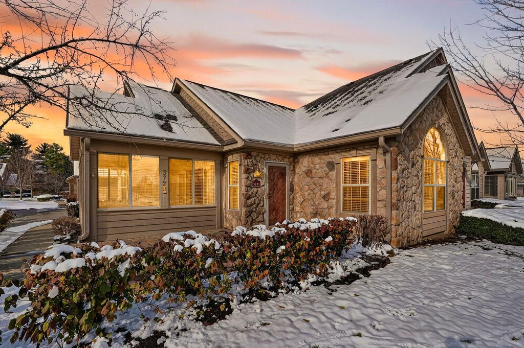 3731 Stoneway Point, Powell, OH 43065