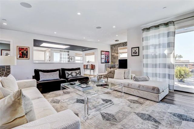 1074 7th, Hermosa Beach, CA 90254