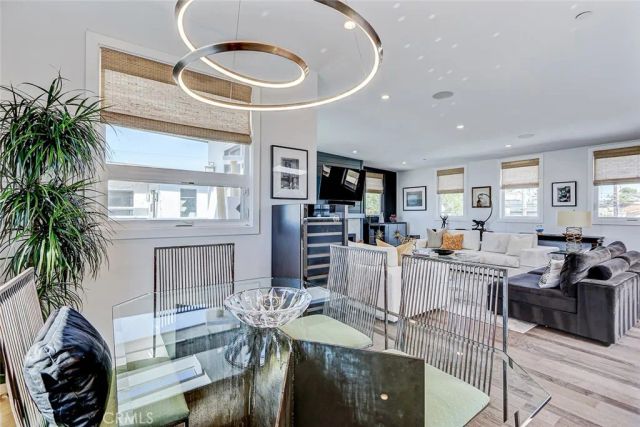 1074 7th, Hermosa Beach, CA 90254