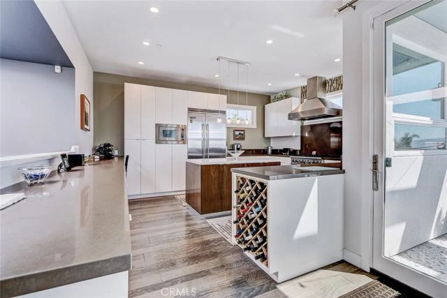 1074 7th, Hermosa Beach, CA 90254