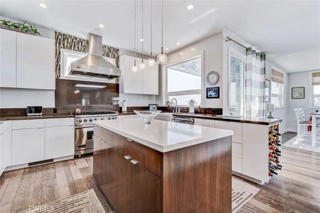 1074 7th, Hermosa Beach, CA 90254