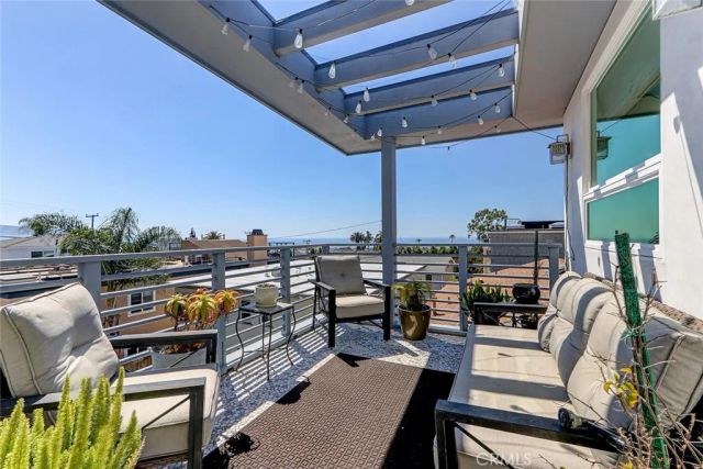 1074 7th, Hermosa Beach, CA 90254