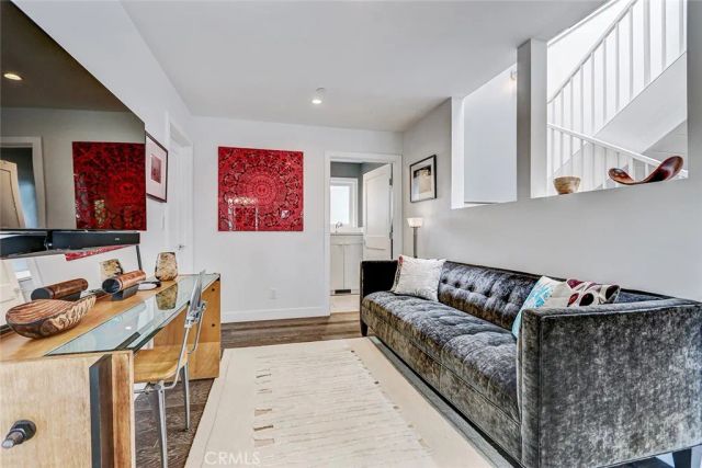 1074 7th, Hermosa Beach, CA 90254