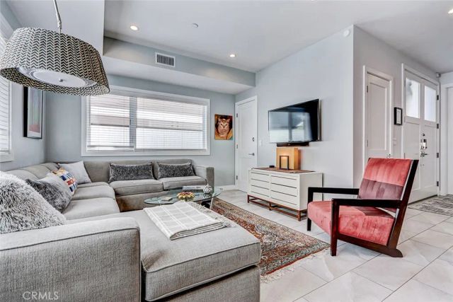 1074 7th, Hermosa Beach, CA 90254