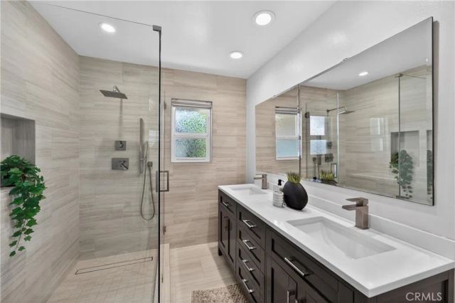 2225 E Grove Avenue, Orange, CA 92867