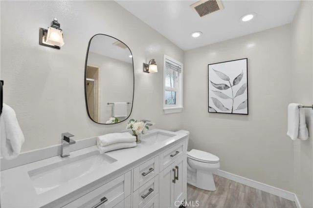 2225 E Grove Avenue, Orange, CA 92867