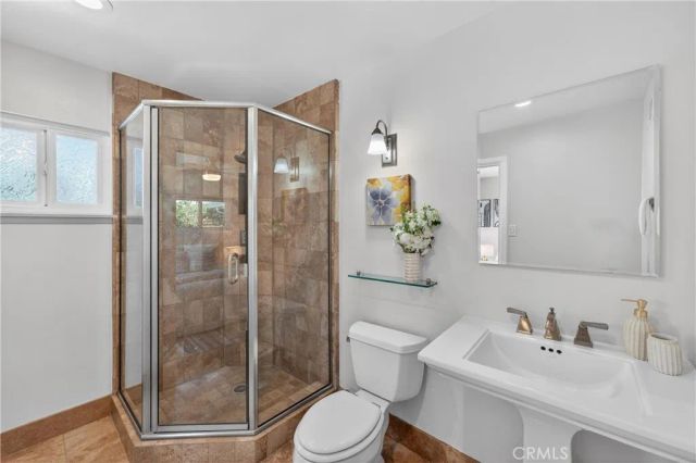 2225 E Grove Avenue, Orange, CA 92867