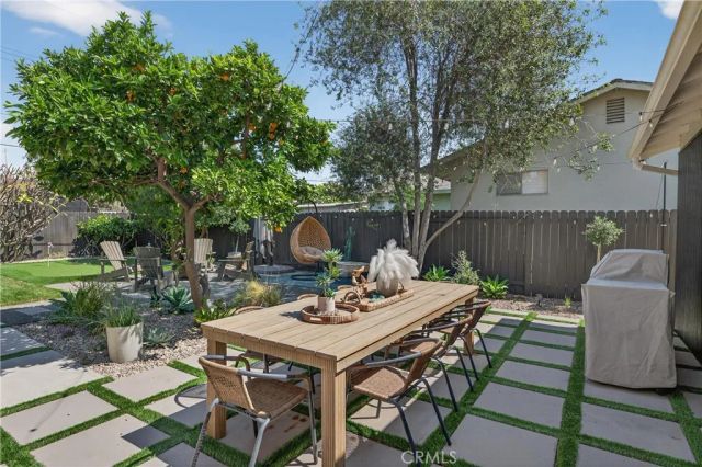 2225 E Grove Avenue, Orange, CA 92867