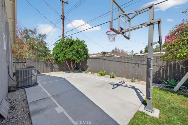 2225 E Grove Avenue, Orange, CA 92867