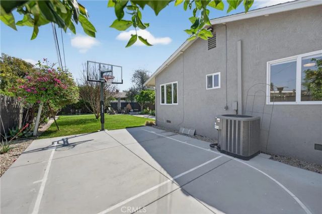 2225 E Grove Avenue, Orange, CA 92867