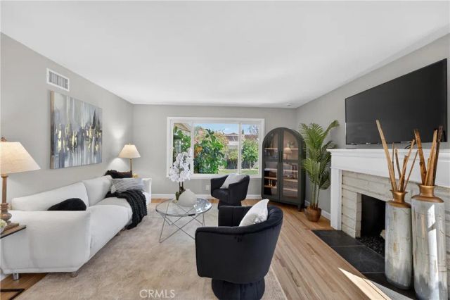 2225 E Grove Avenue, Orange, CA 92867