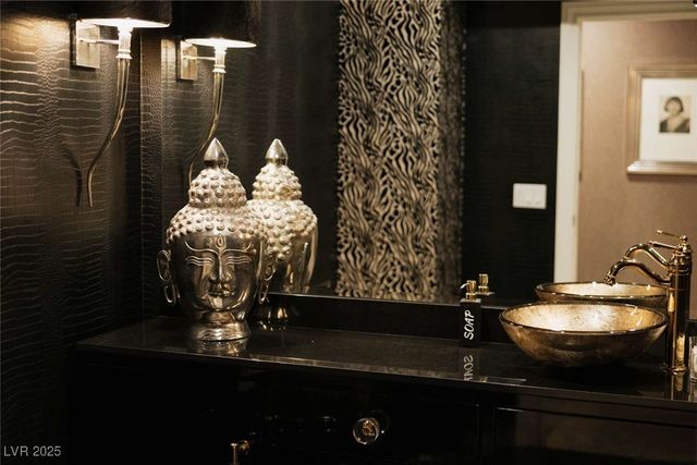 2030 Mohigan Way, Las Vegas, NV 89169