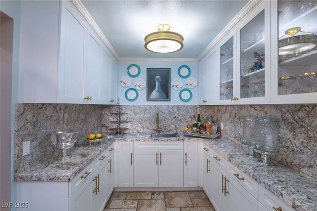 2030 Mohigan Way, Las Vegas, NV 89169