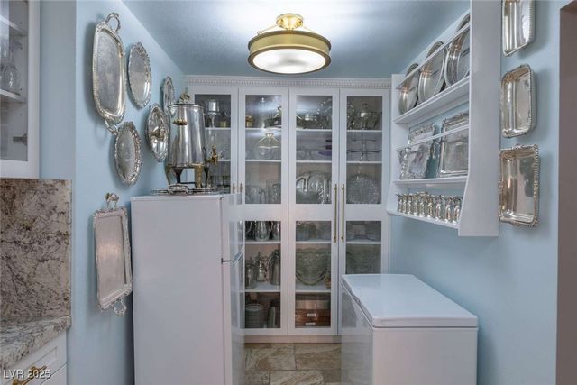 2030 Mohigan Way, Las Vegas, NV 89169