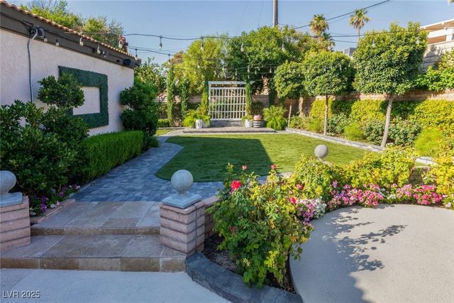 2030 Mohigan Way, Las Vegas, NV 89169