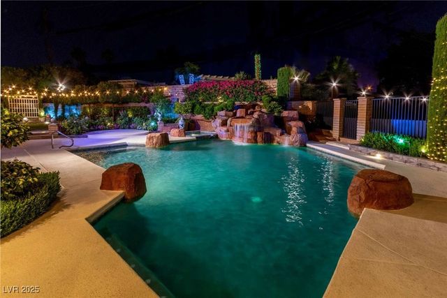 2030 Mohigan Way, Las Vegas, NV 89169