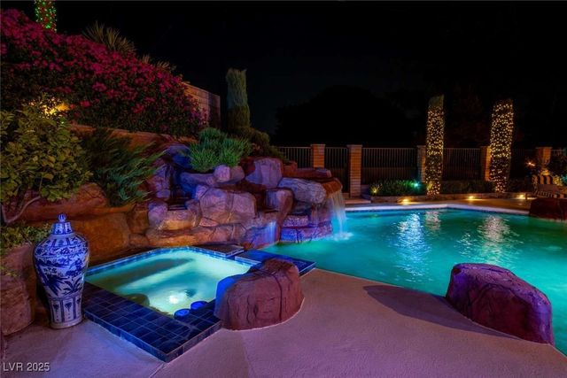 2030 Mohigan Way, Las Vegas, NV 89169