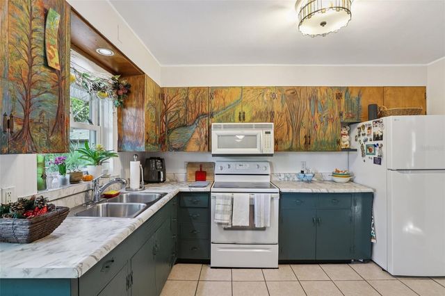 9403 N EDISON AVENUE, Tampa, FL 33612