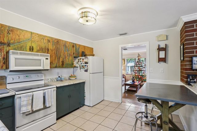 9403 N EDISON AVENUE, Tampa, FL 33612