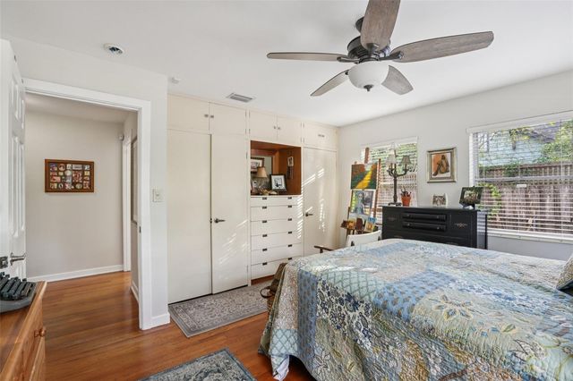 9403 N EDISON AVENUE, Tampa, FL 33612