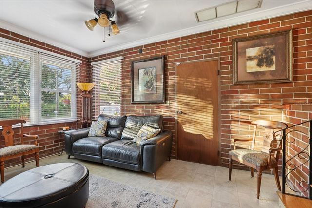 9403 N EDISON AVENUE, Tampa, FL 33612