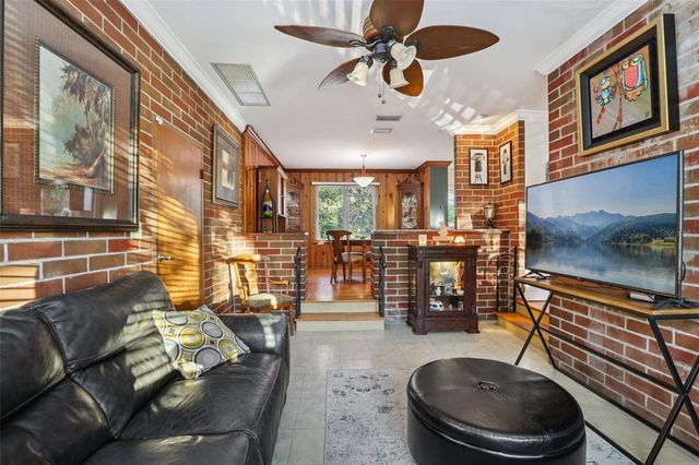 9403 N EDISON AVENUE, Tampa, FL 33612