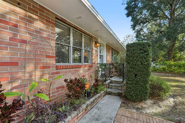 9403 N EDISON AVENUE, Tampa, FL 33612