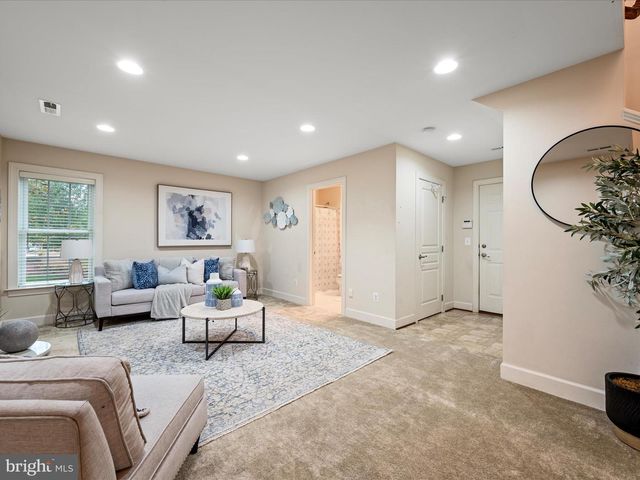 22462 DINAH PL, Leesburg, VA 20175