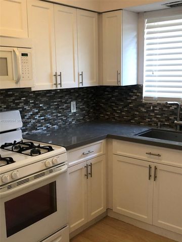 158 Ocean Drive 206, Miami Beach, FL 33139