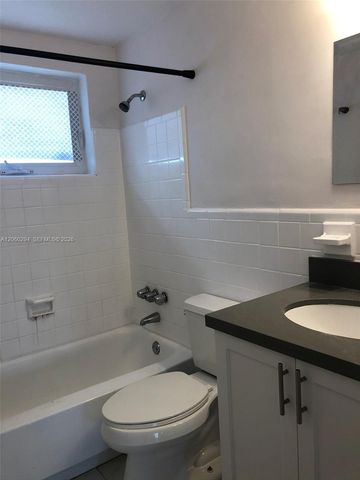 158 Ocean Drive 206, Miami Beach, FL 33139