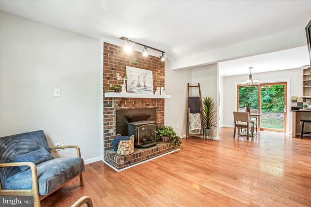 16082 DEER PARK DR, Dumfries, VA 22025