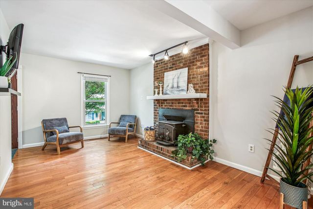 16082 DEER PARK DR, Dumfries, VA 22025