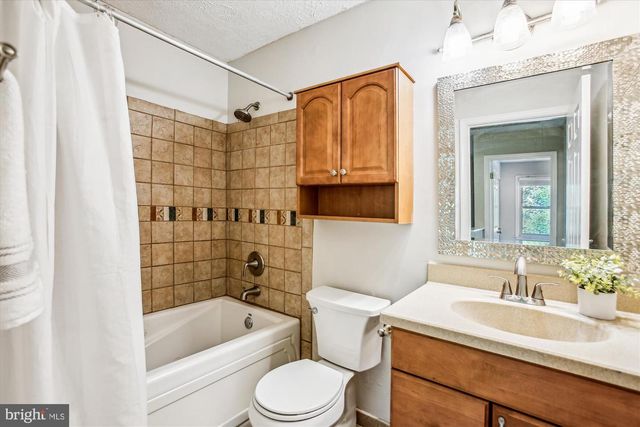 16082 DEER PARK DR, Dumfries, VA 22025