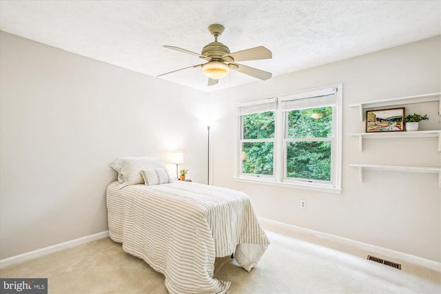 16082 DEER PARK DR, Dumfries, VA 22025